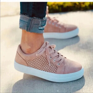 Mauve Perforated Lace Up Sneakers | Casual Vegan Memory Foam Shoes | Sz 7.5